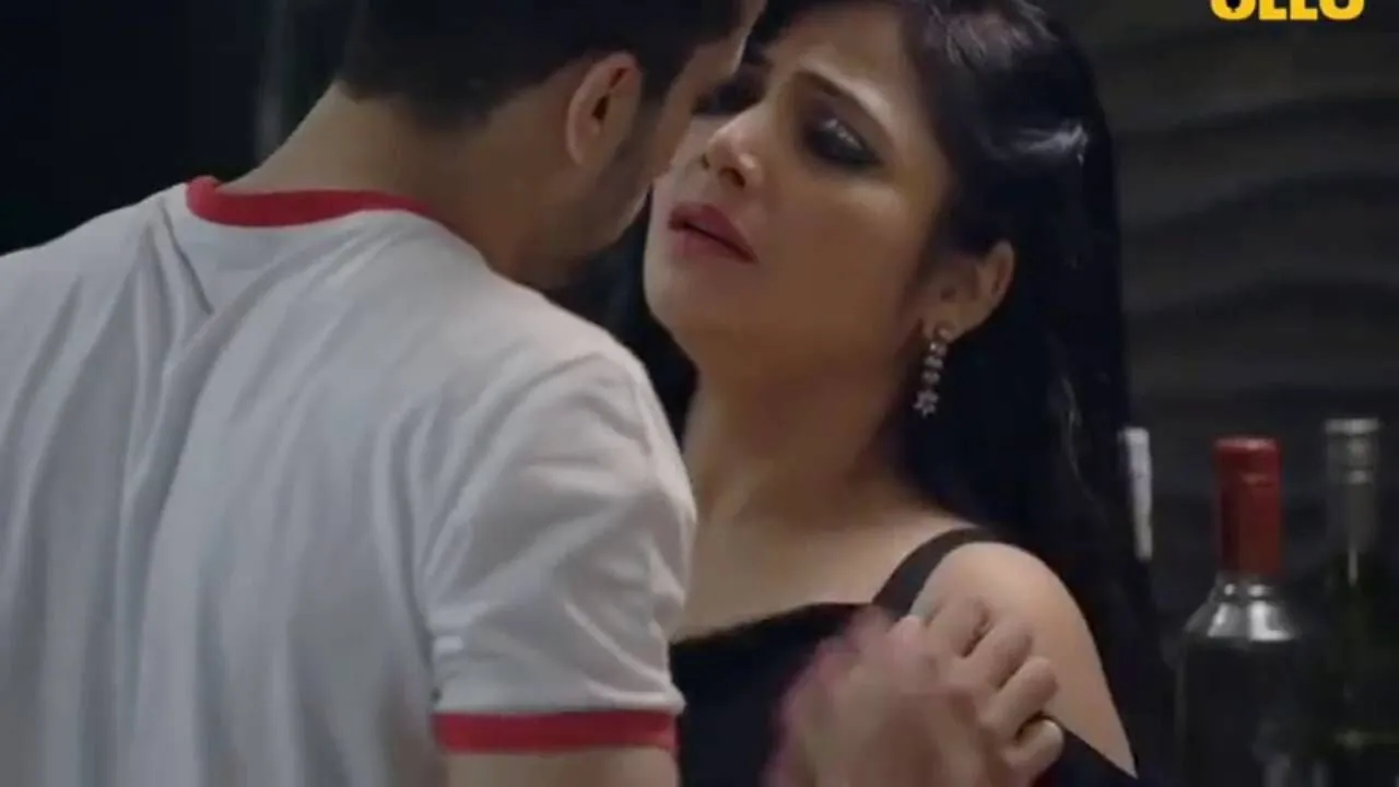 Sexy Indian milf Rajsi Verma\