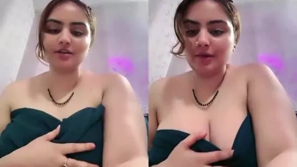 Chubby Paki babe dirty Urdu talk & semi-nude tease on Tango