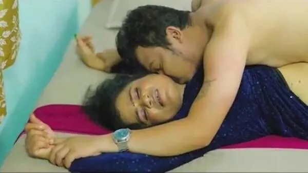 Mallu local whore in lodge room teaches virgin client sex